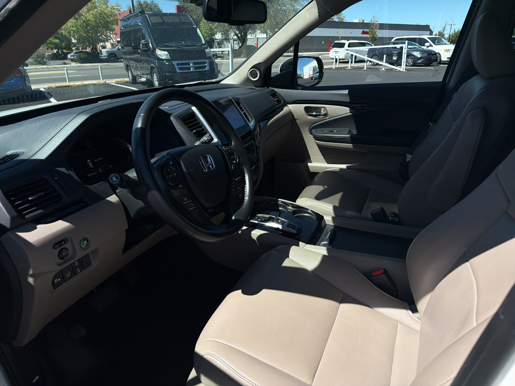Used 2017 Honda Pilot Touring image 8