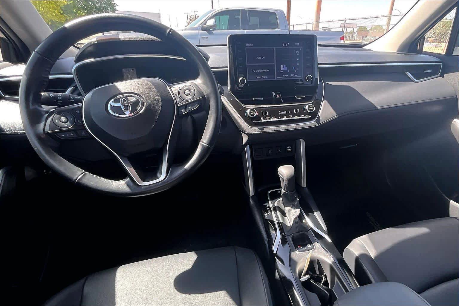 Used 2022 Toyota Corolla Cross XLE w/ Convenience Package image 16