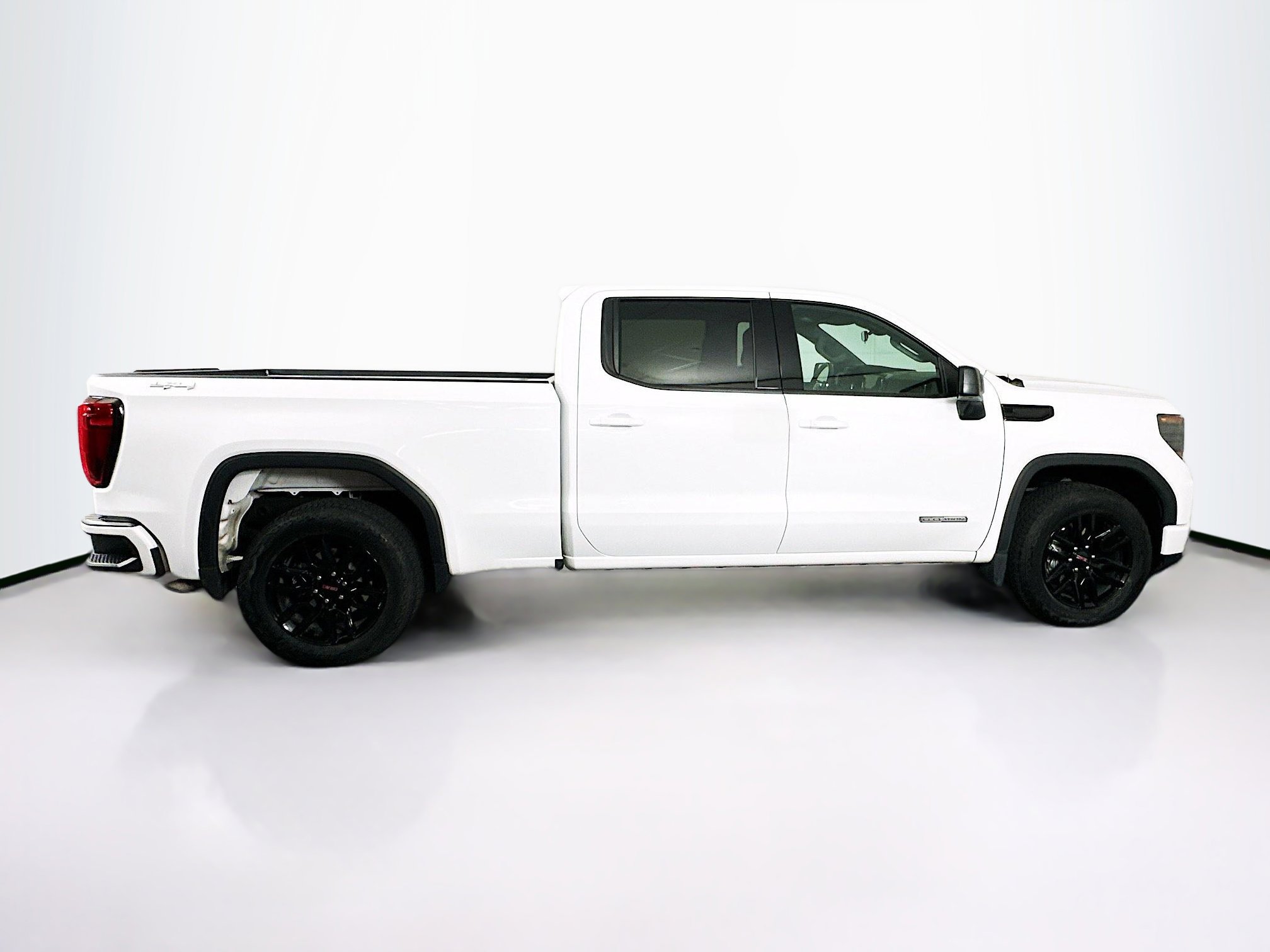 Used 2023 GMC Sierra 1500 Elevation image 10