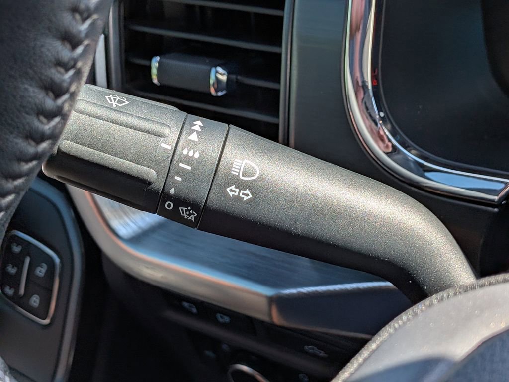 Used 2023 Ford F150 Lariat w/ Equipment Group 502A High image 32