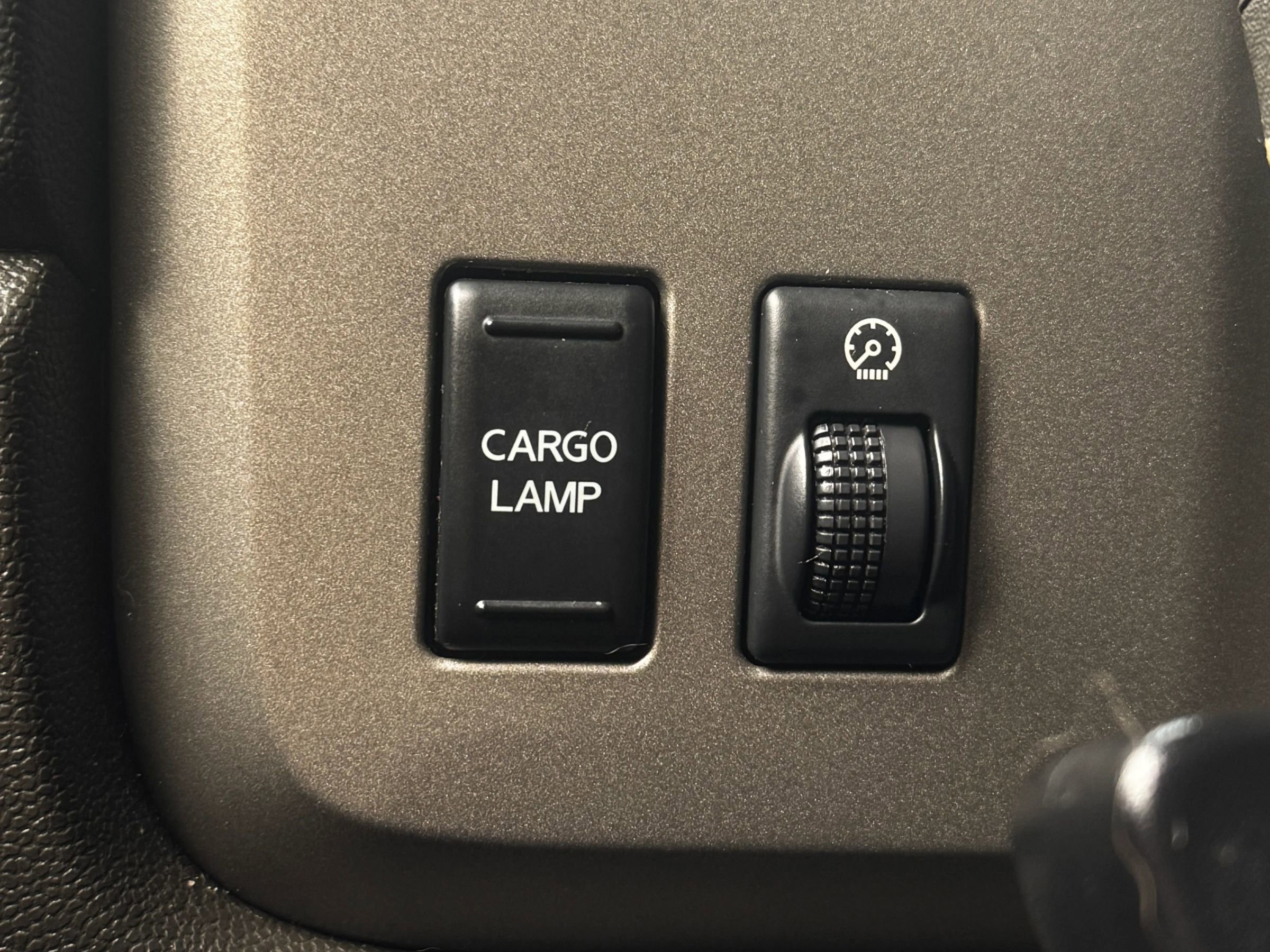 Used 2004 Nissan Titan SE w/ (Bed) Utility Bed Pkg image 22