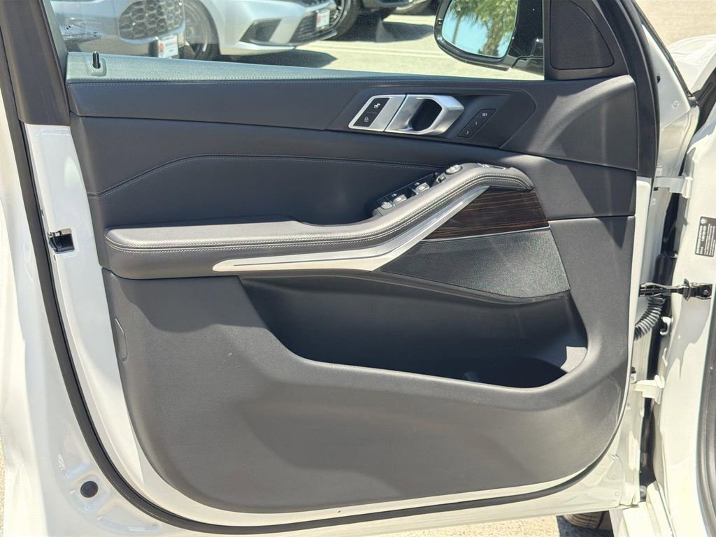Used 2020 BMW X5 sDrive40i w/ M Sport Package RWD image 19