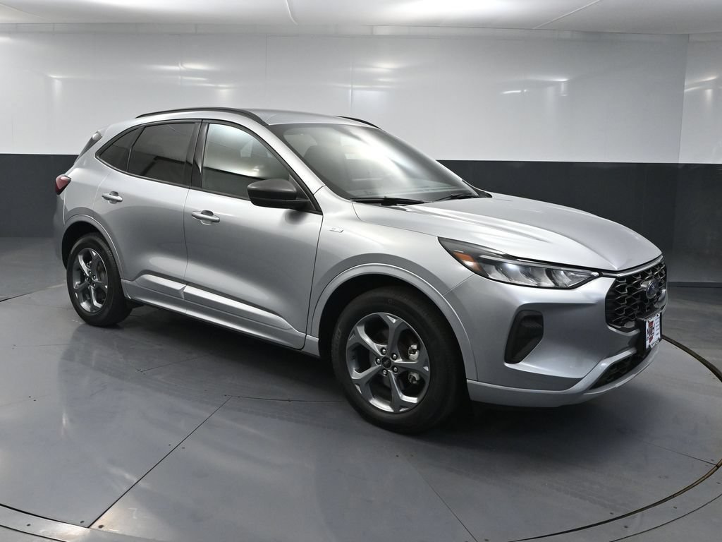 Used 2023 Ford Escape ST-Line w/ Tech Pack #1 AWD/4WD image 1