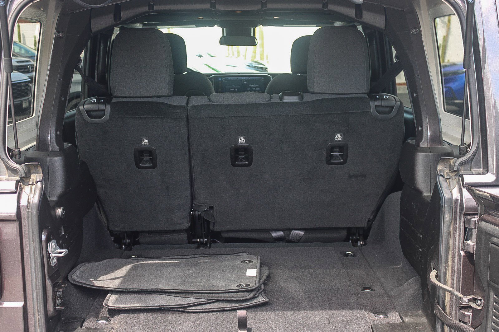 Used 2025 Jeep Wrangler Unlimited Rubicon image 26