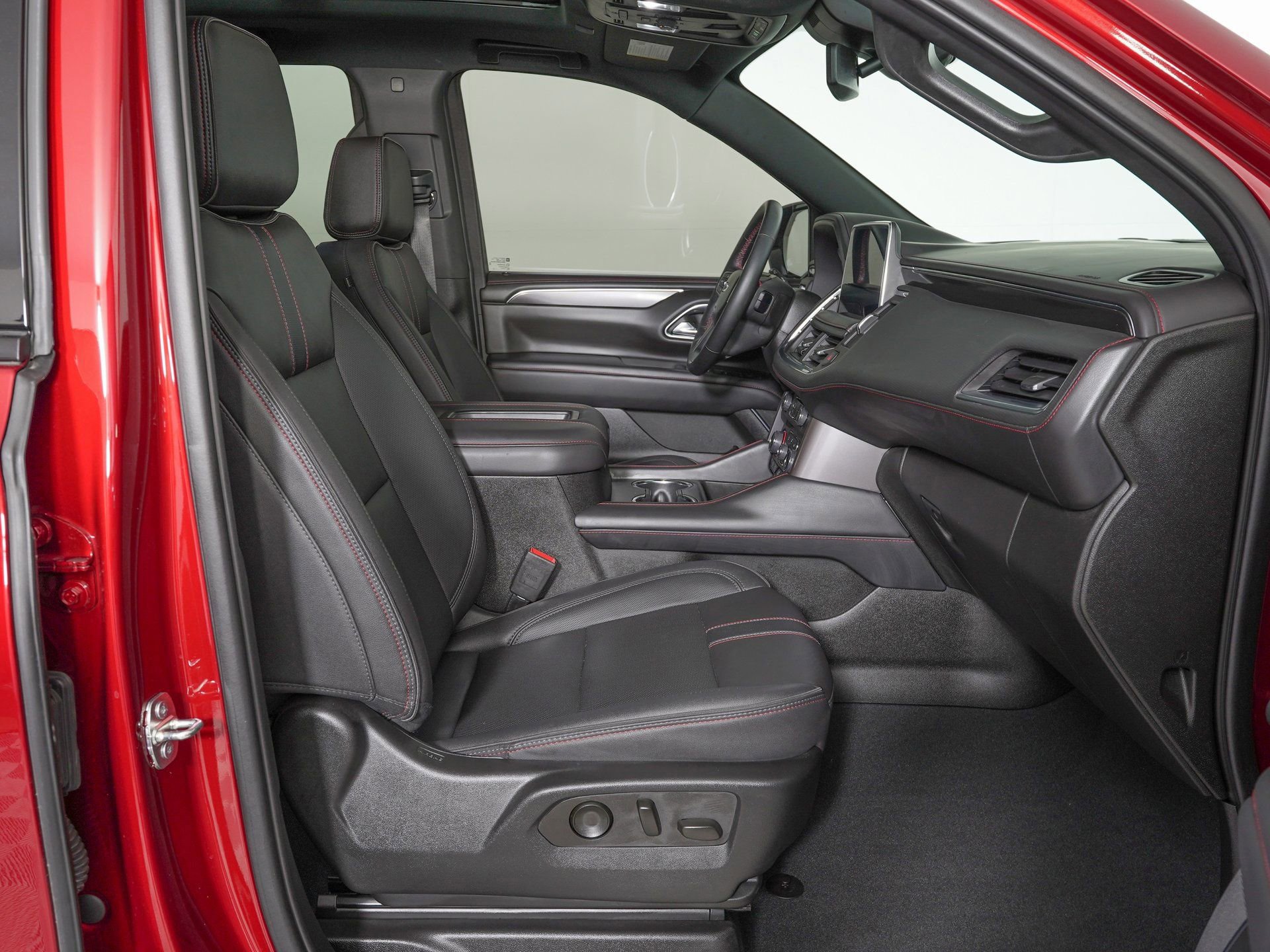 Used 2023 Chevrolet Tahoe RST w/ Luxury Package AWD/4WD image 9