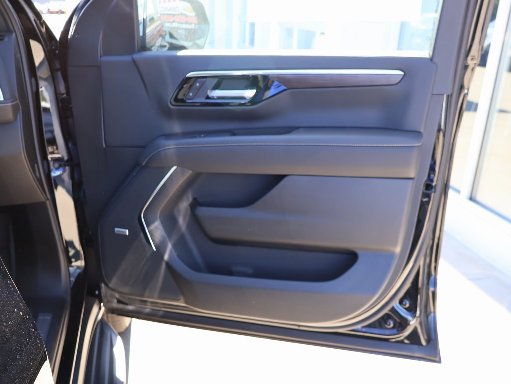 New 2025 Chevrolet Suburban Premier image 41