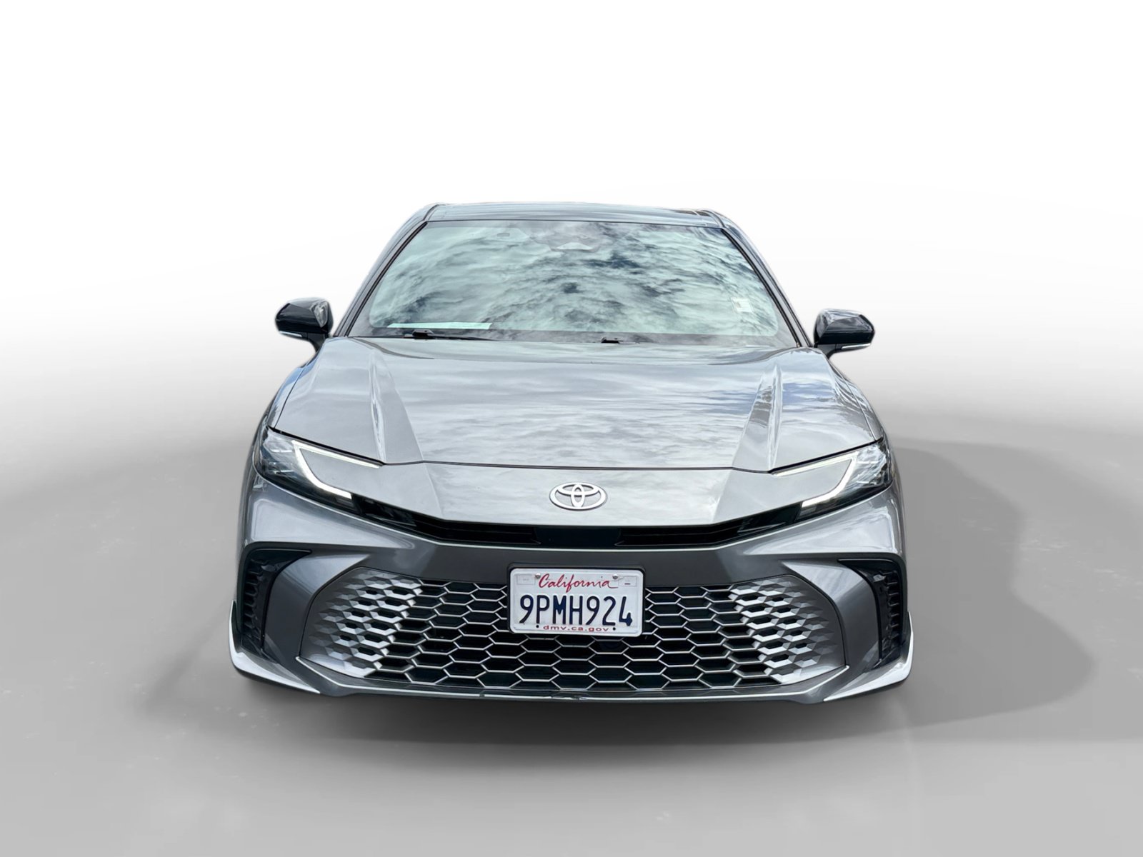 Used 2025 Toyota Camry XSE FWD image 8