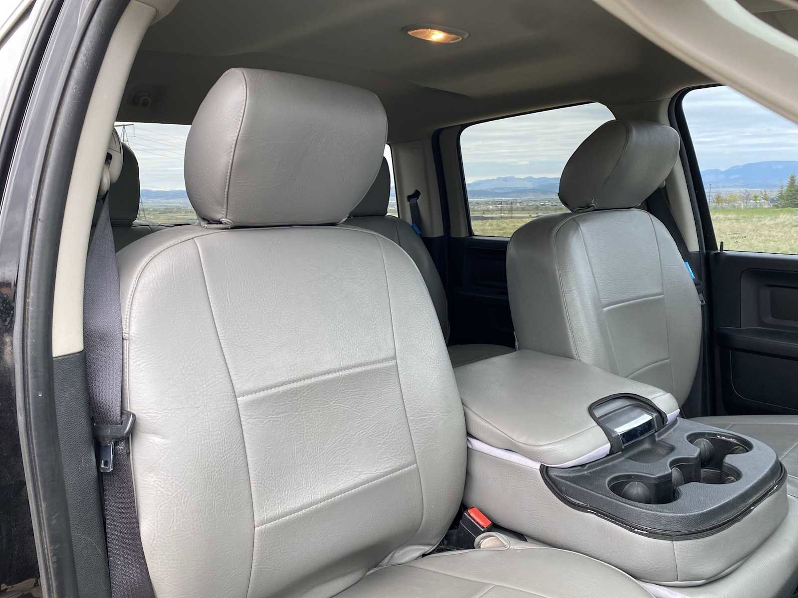 Used 2015 RAM 3500 Tradesman w/ Chrome Appearance Group AWD/4WD image 17
