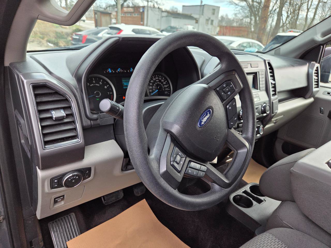Used 2017 Ford F150 XLT AWD/4WD image 26