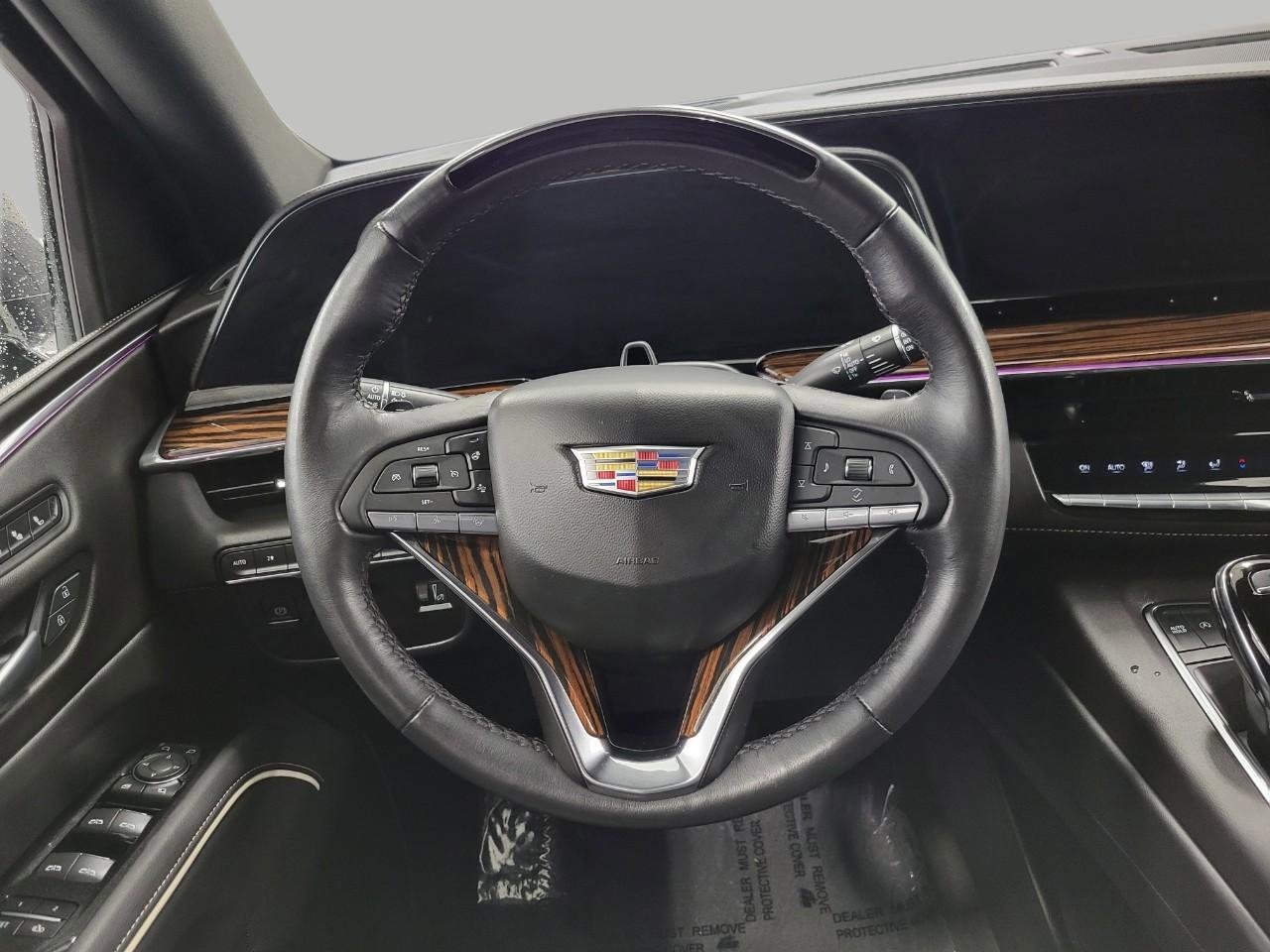 Used 2024 Cadillac Escalade ESV Premium Luxury AWD/4WD image 6