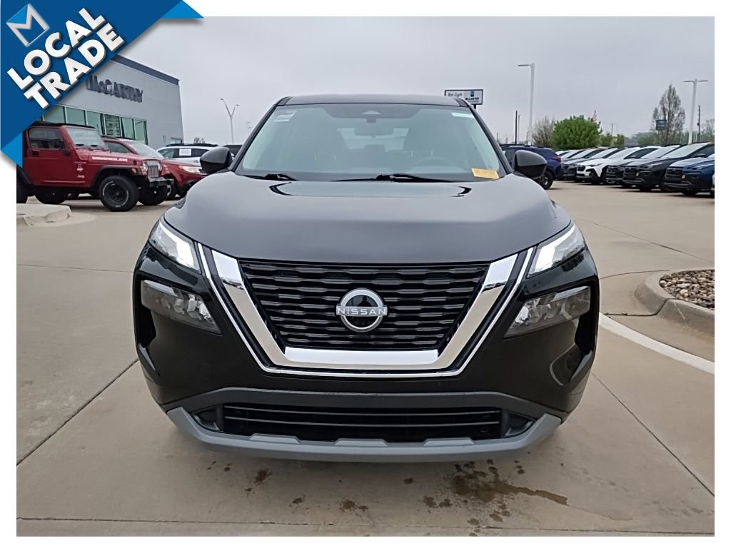 Used 2023 Nissan Rogue S AWD/4WD image 3