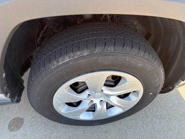 Used 2019 Toyota RAV4 LE image 54