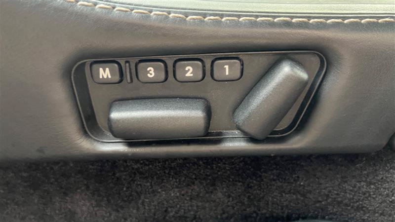 Used 2008 Aston Martin V8 Vantage Roadster RWD image 50