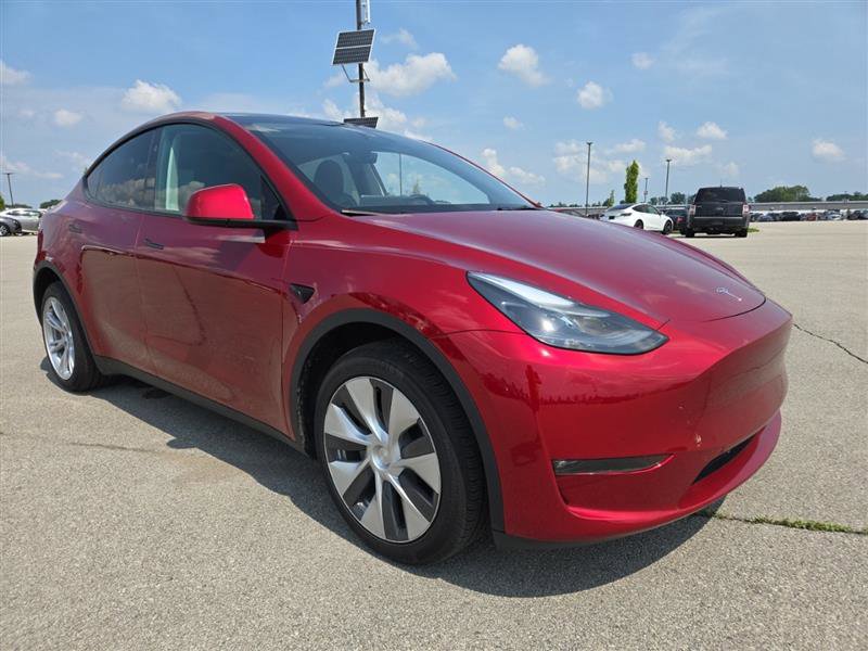 Used 2024 Tesla Model Y Long Range image 3