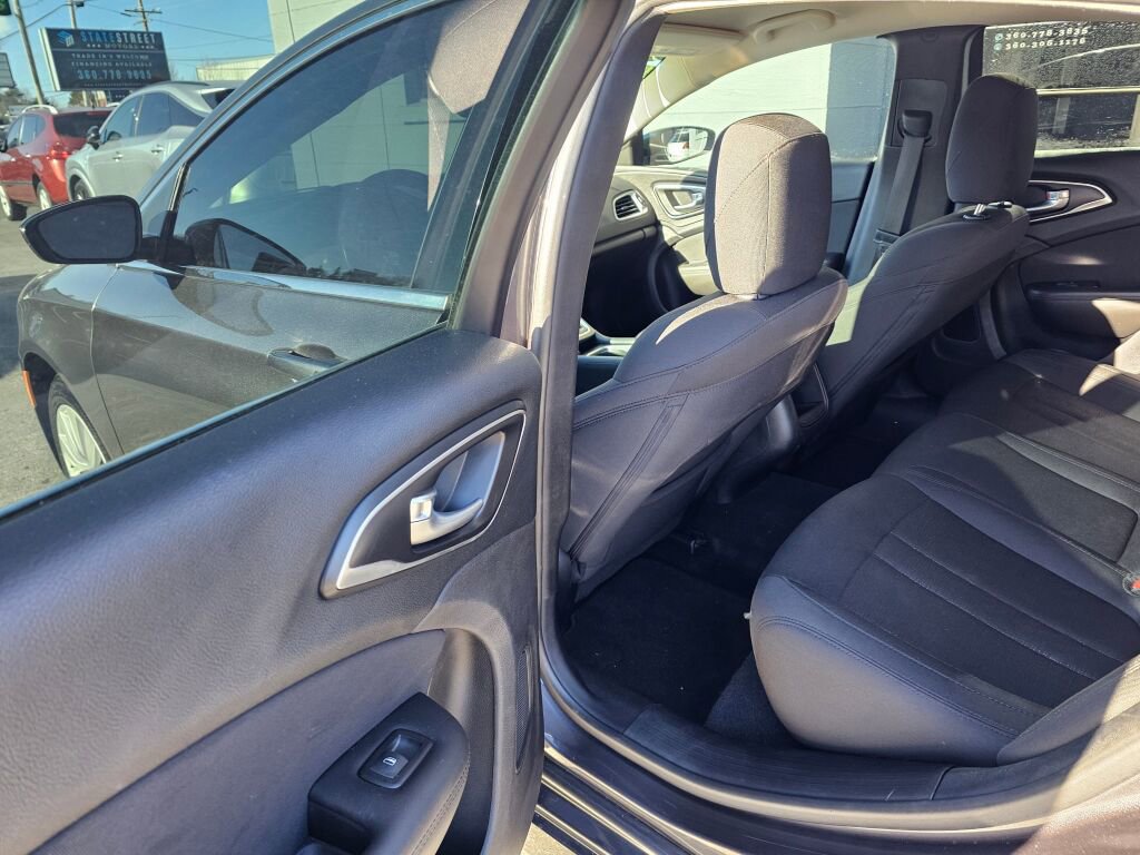 Used 2015 Chrysler 200 LX FWD image 14