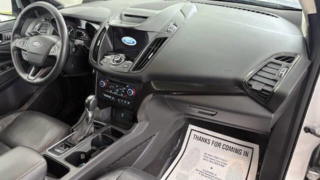 Used 2018 Ford Escape Titanium image 13
