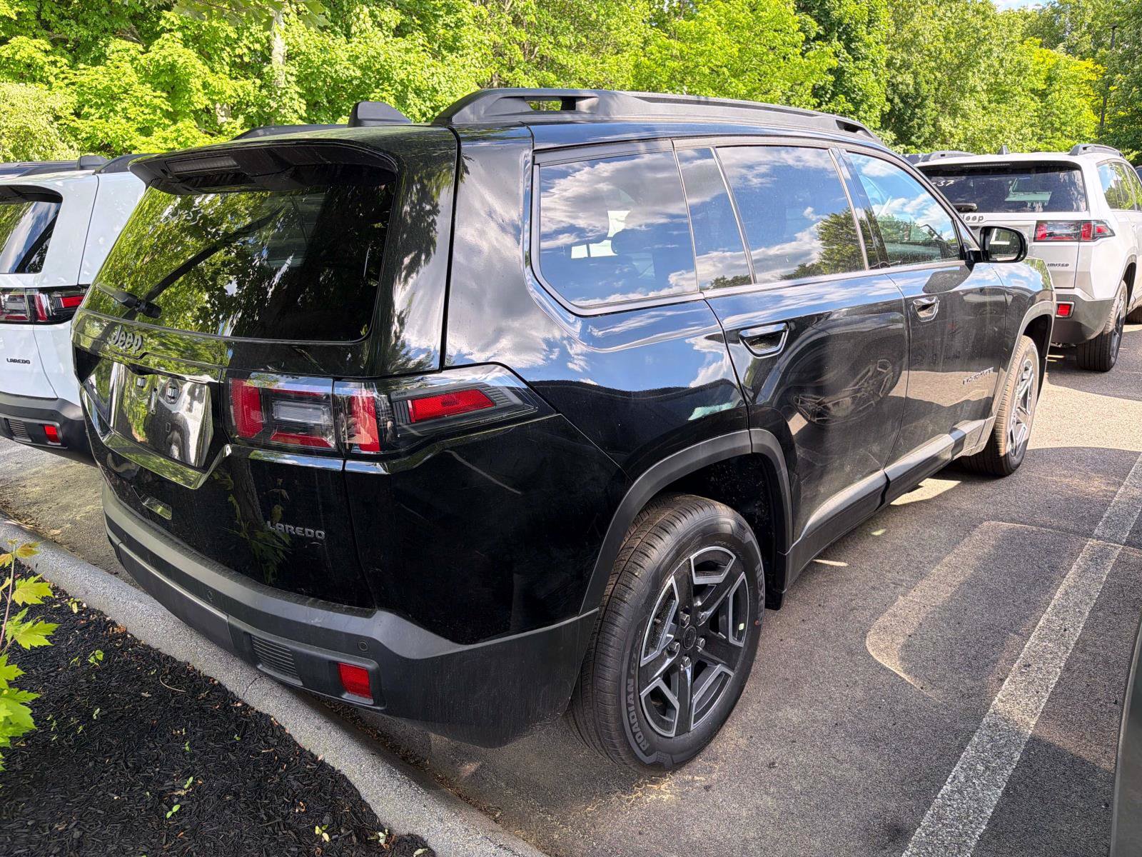 New 2026 Jeep Cherokee Laredo AWD/4WD image 2