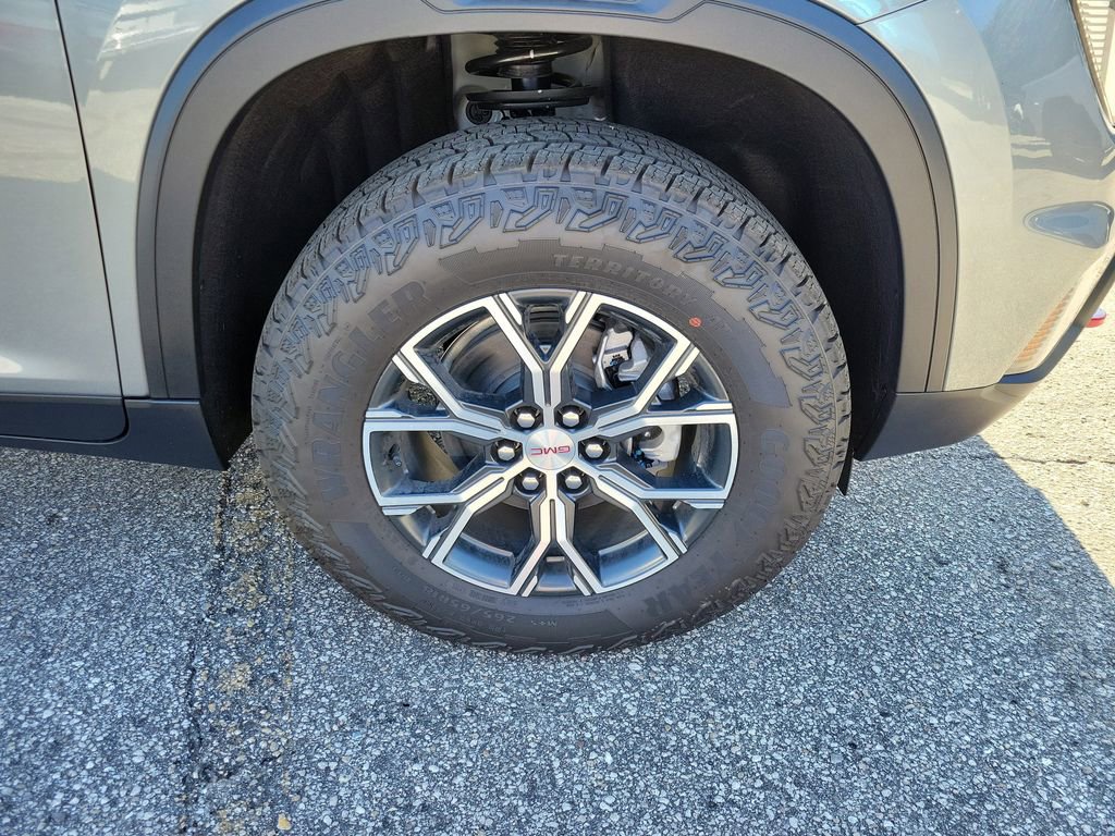 New 2026 GMC Acadia AT4 w/ LPO, Floor Liner Package image 3