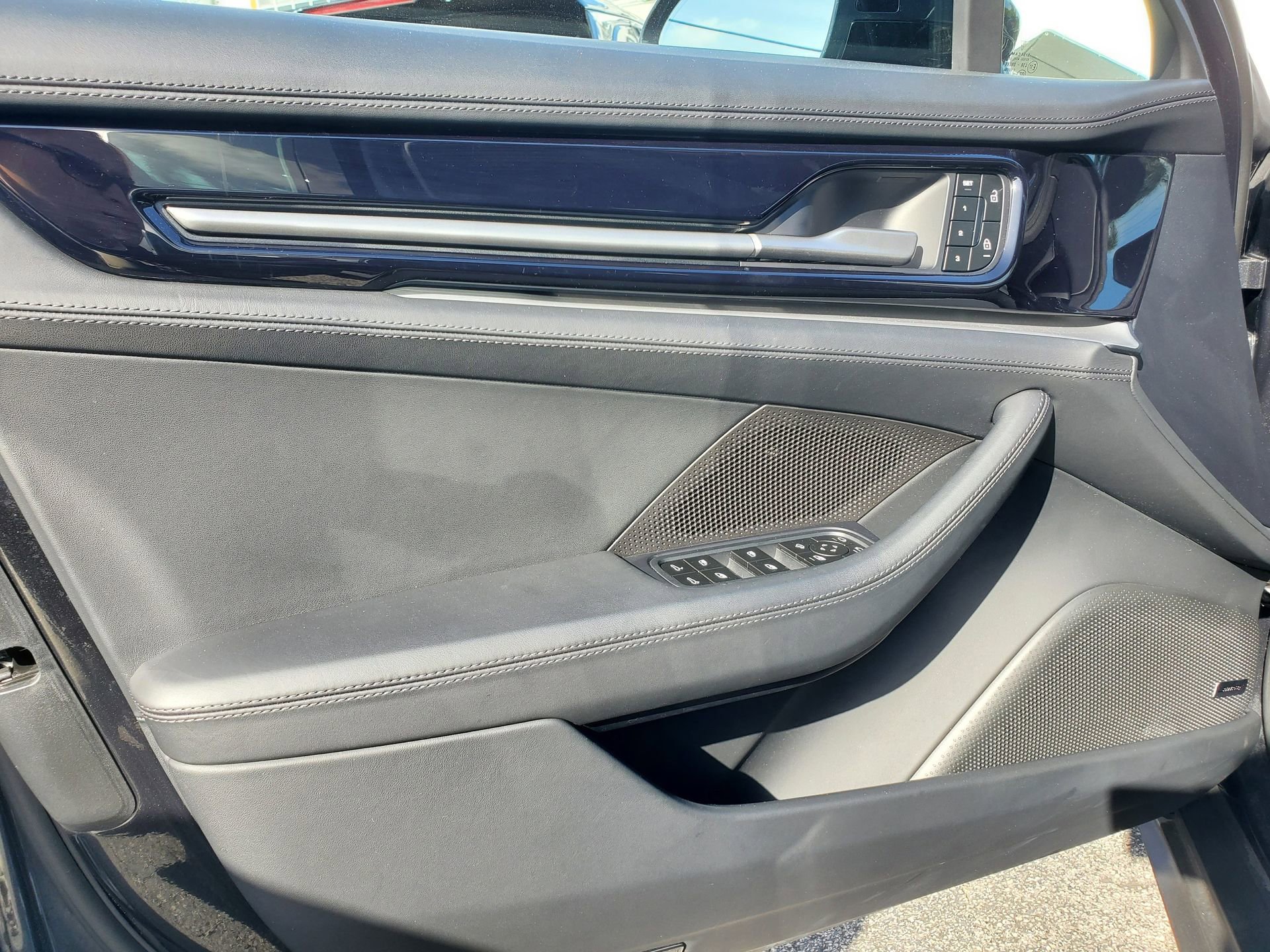 Used 2024 Porsche Panamera w/ Premium Package image 16