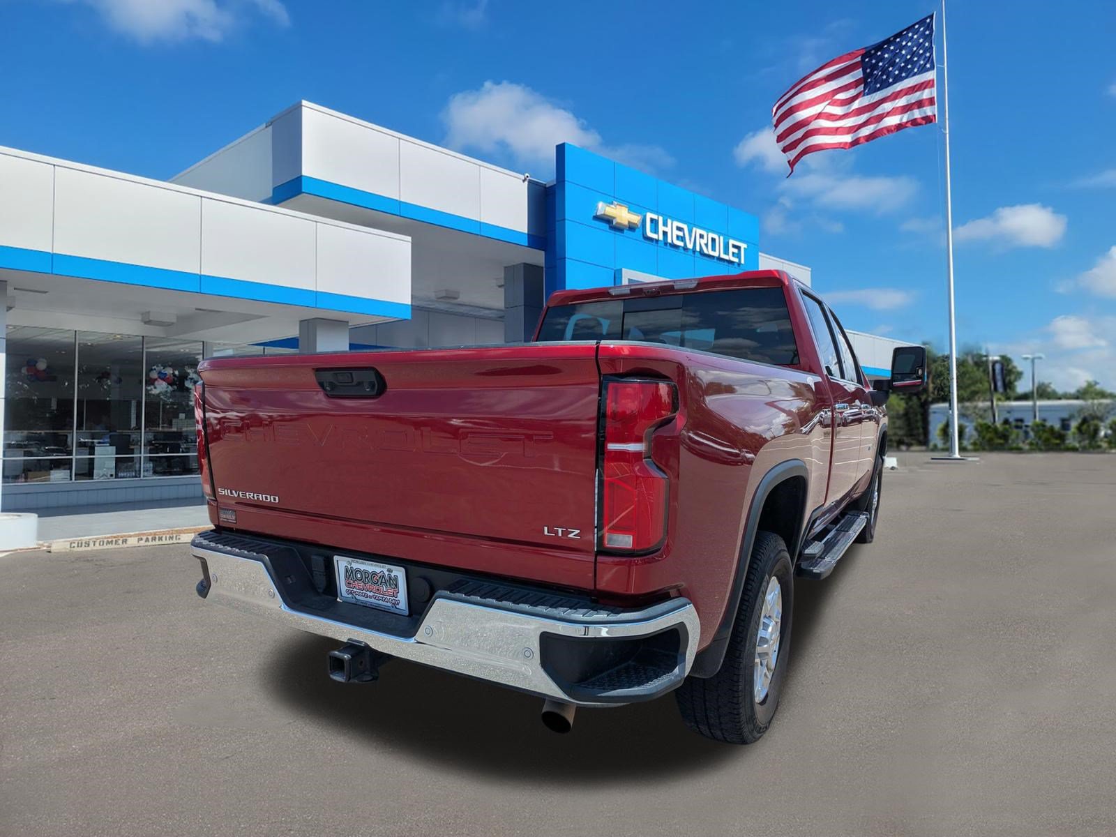 Used 2024 Chevrolet Silverado 2500 LTZ w/ LTZ Premium Package AWD/4WD image 3
