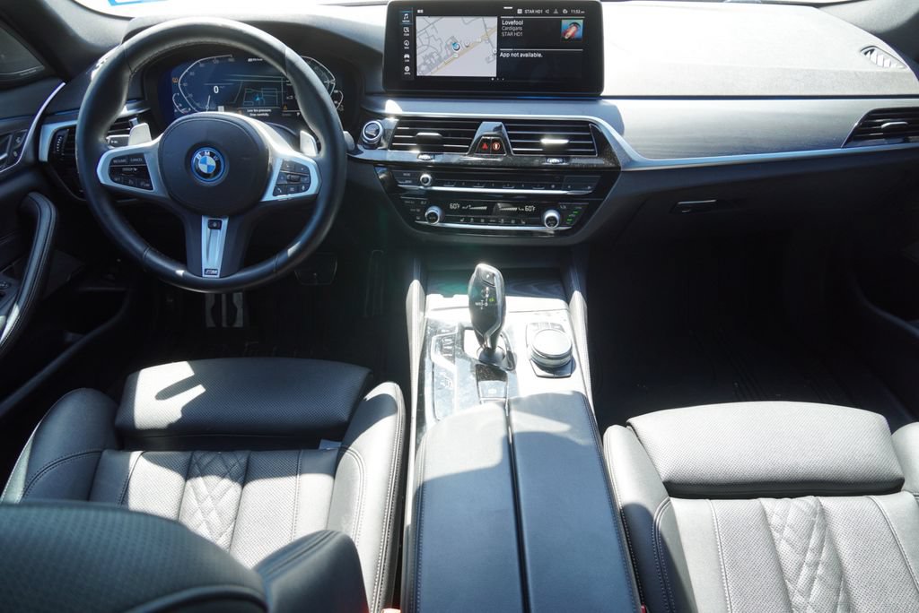 Used 2022 BMW 530e w/ Premium Package RWD image 12