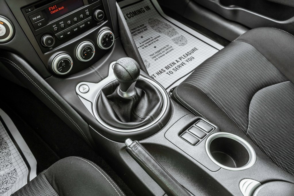 Used 2016 Nissan 370Z Touring image 19