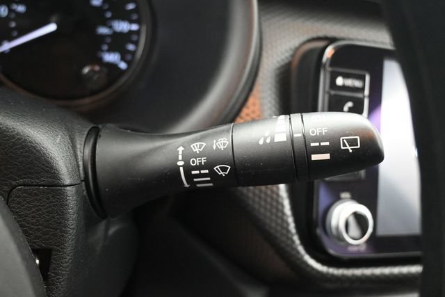 Used 2024 Nissan Kicks SV FWD image 27