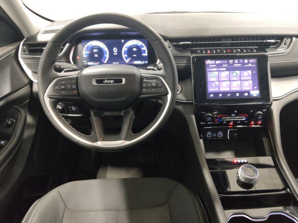 Used 2023 Jeep Grand Cherokee Laredo w/ Luxury Tech Group I AWD/4WD image 22