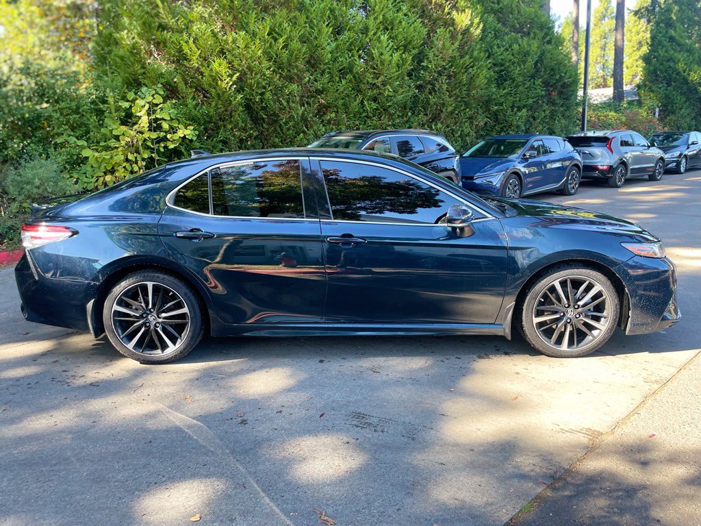 Used 2018 Toyota Camry XSE FWD image 3