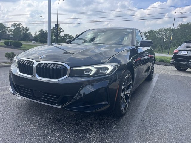 New 2025 BMW 330i xDrive Sedan w/ Convenience Package AWD/4WD image 9
