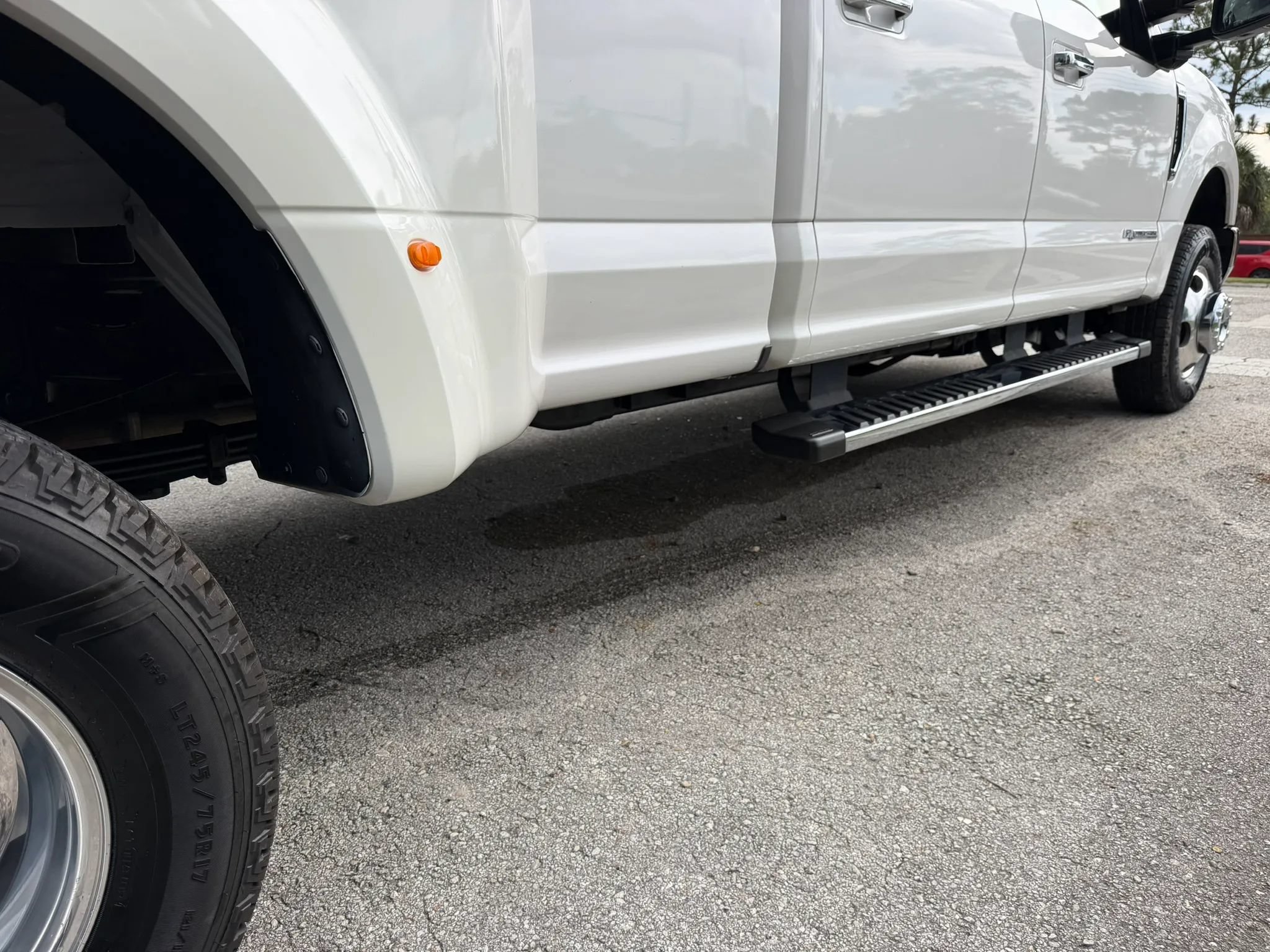 Used 2017 Ford F350 Lariat w/ Tow Technology Bundle AWD/4WD image 30