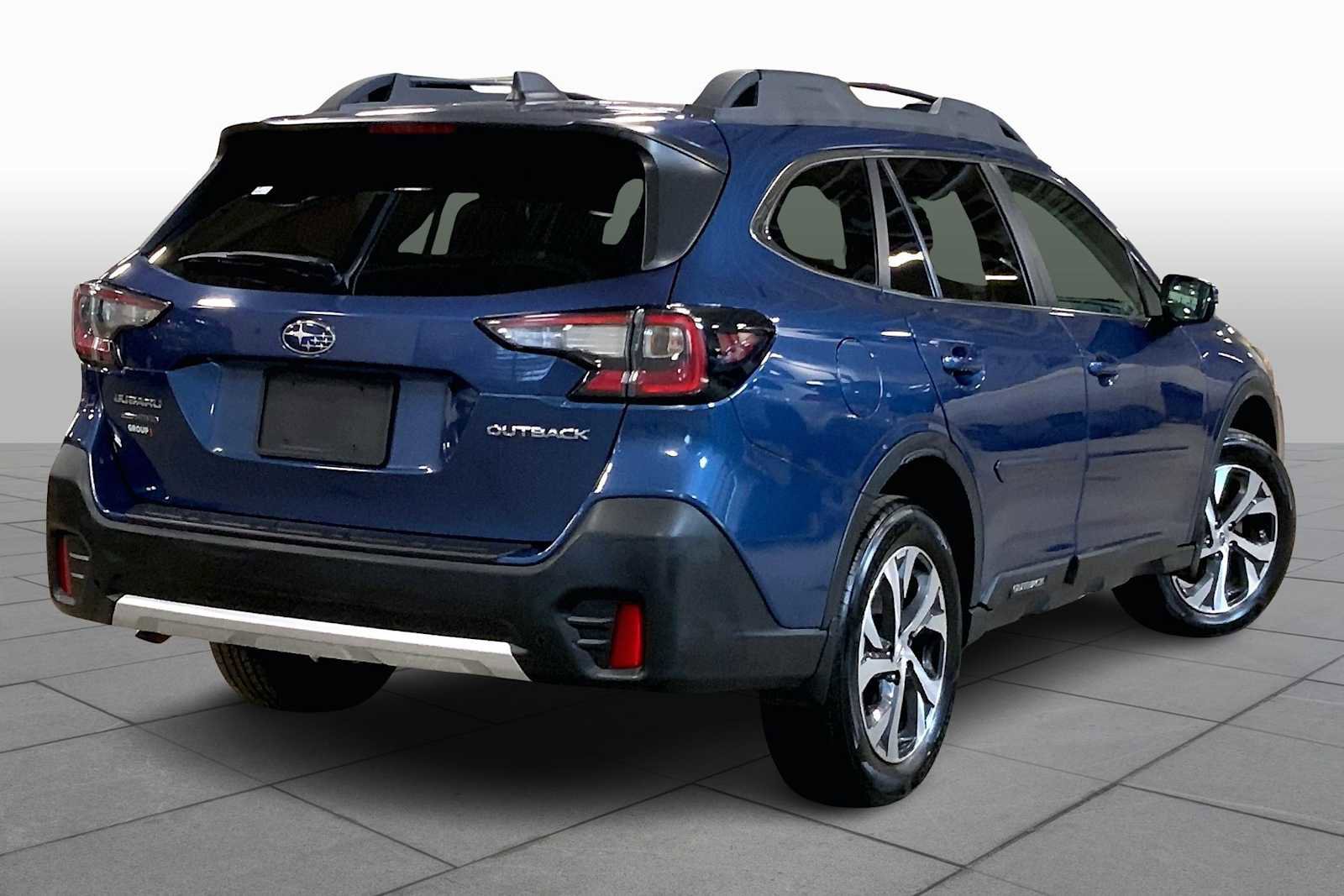 Used 2020 Subaru Outback Limited image 12