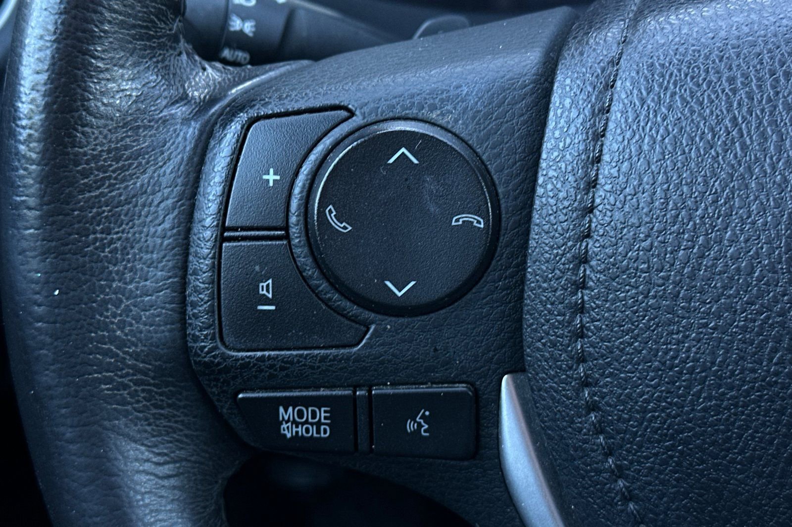 Used 2017 Toyota Corolla SE w/ Carpet Mat Package (TMS) image 23