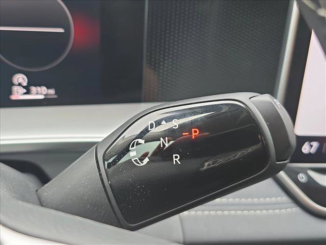 Certified 2025 Volkswagen Tiguan SE image 16