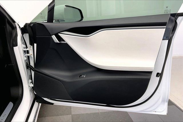 Used 2020 Tesla Model S Performance image 27