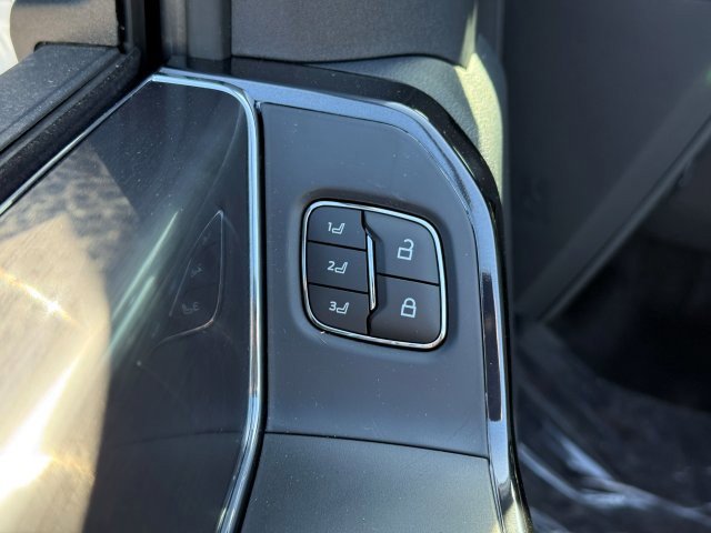 New 2025 Ford F150 Lightning Platinum AWD/4WD image 15