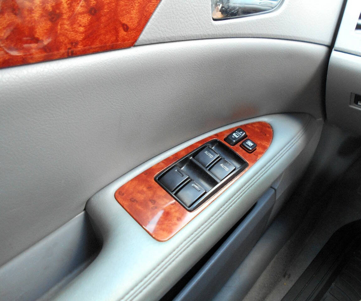 Used 2006 Toyota Avalon XLS FWD image 17