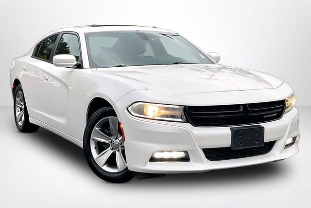 Used 2015 Dodge Charger SXT RWD image 1