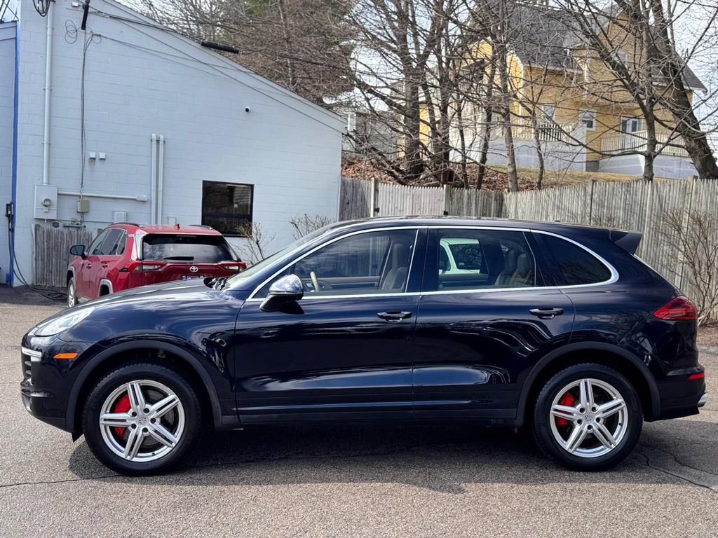 Used 2016 Porsche Cayenne AWD/4WD image 3