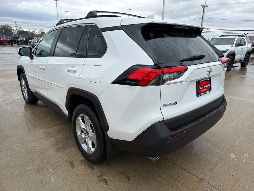 Used 2021 Toyota RAV4 XLE AWD/4WD image 7