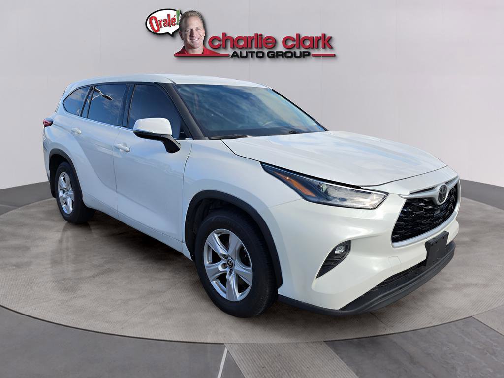 Used 2021 Toyota Highlander LE AWD/4WD image 8