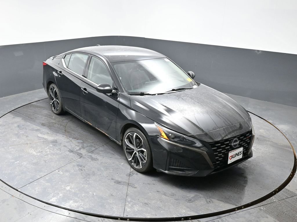 Used 2024 Nissan Altima 2.5 SR image 16