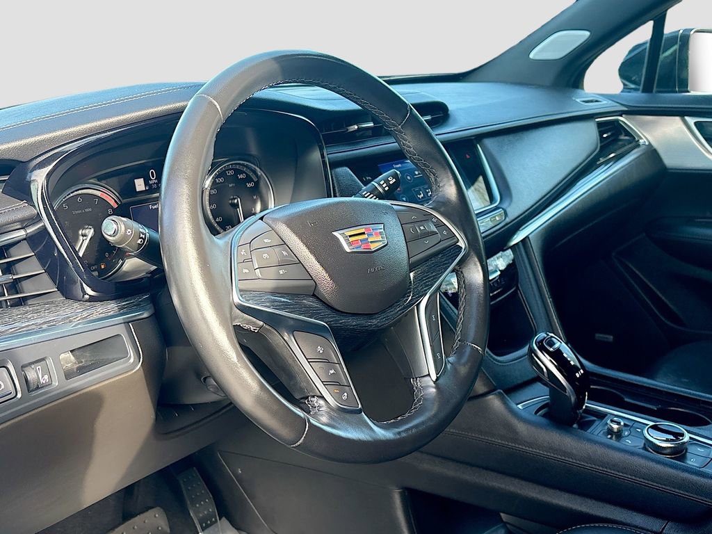 Used 2022 Cadillac XT5 Premium Luxury w/ LPO, Floor Liner Package AWD/4WD image 9