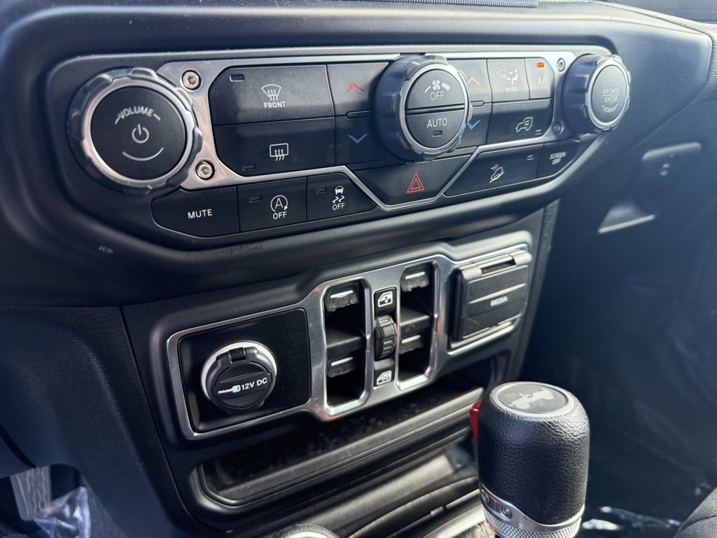 Used 2020 Jeep Wrangler Unlimited Sahara image 28