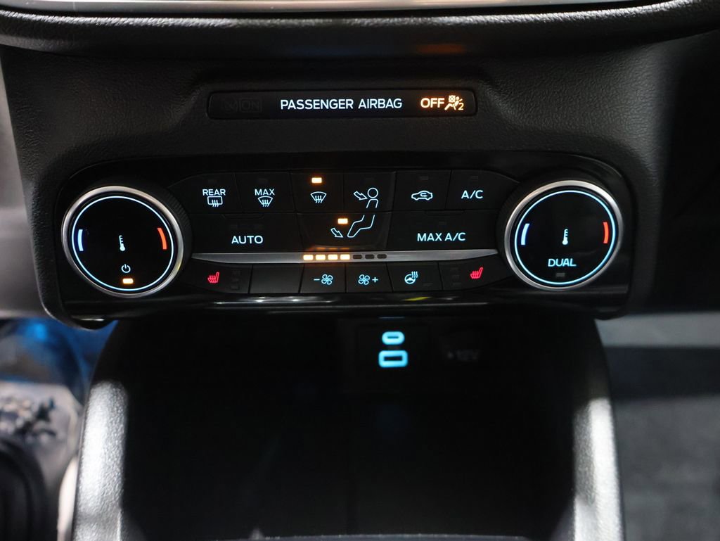 Used 2022 Ford Escape Titanium image 34