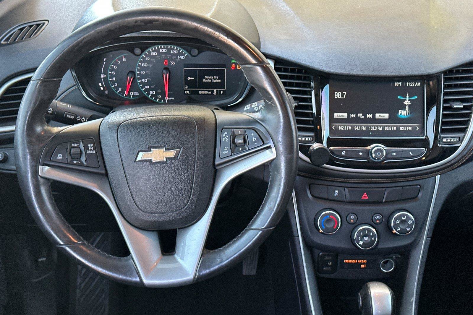 Used 2017 Chevrolet Trax LT w/ LT Convenience Package FWD image 14