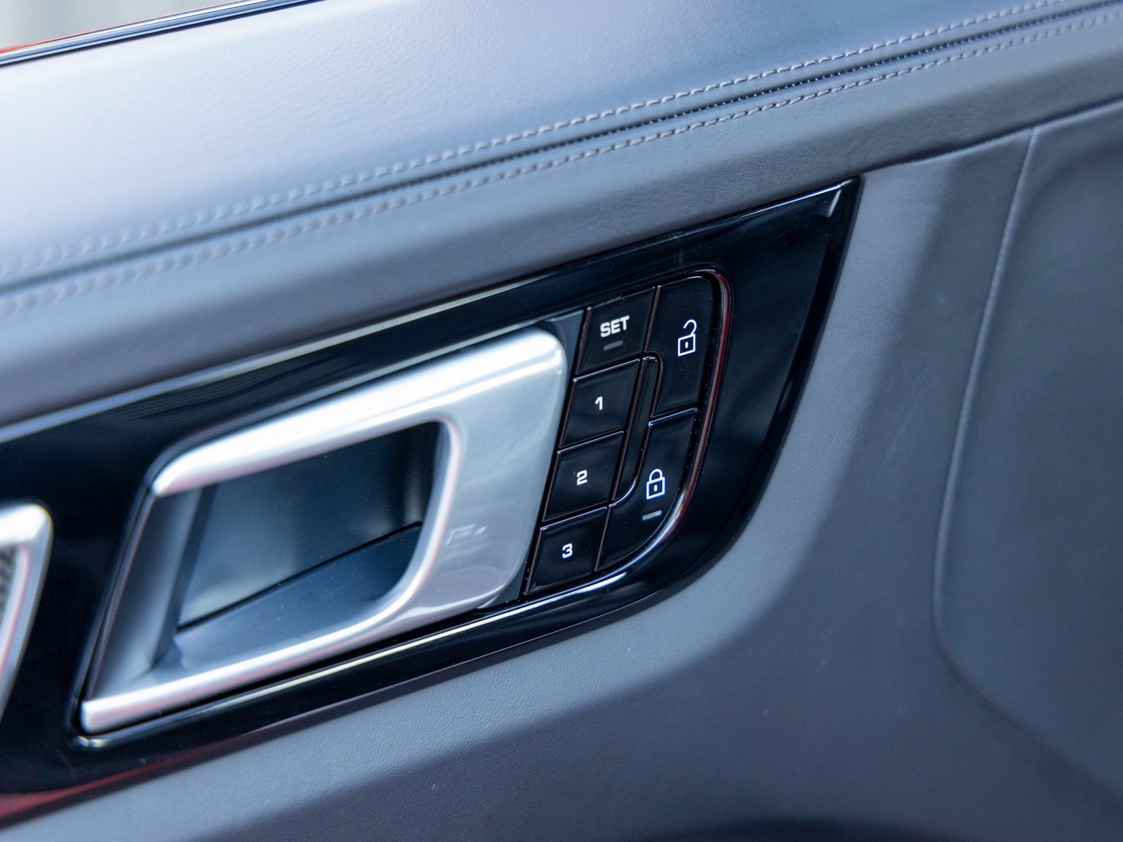 Certified 2020 Porsche Cayenne Turbo image 25