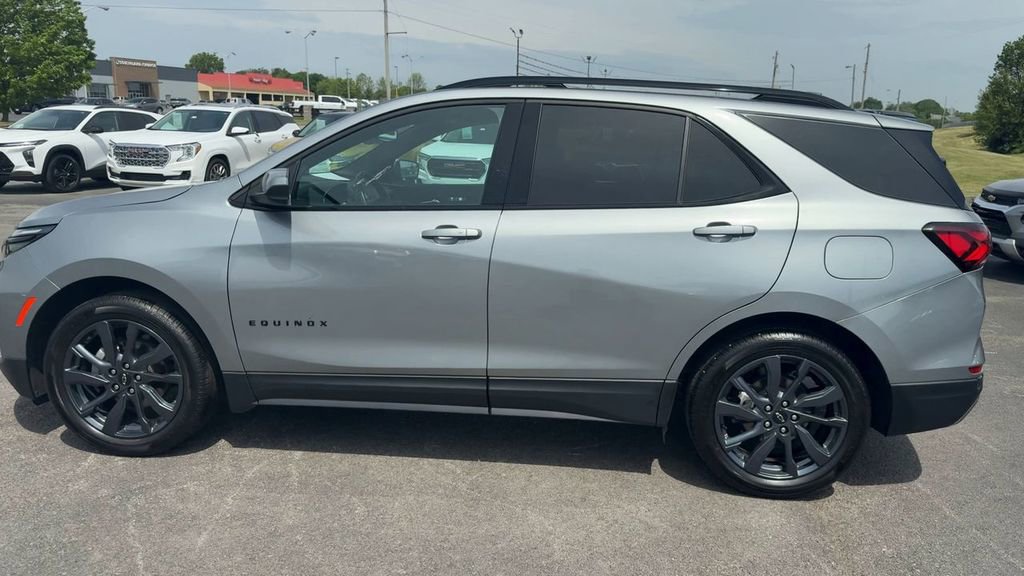 Used 2024 Chevrolet Equinox RS w/ LPO, Floor Liner Package FWD image 4