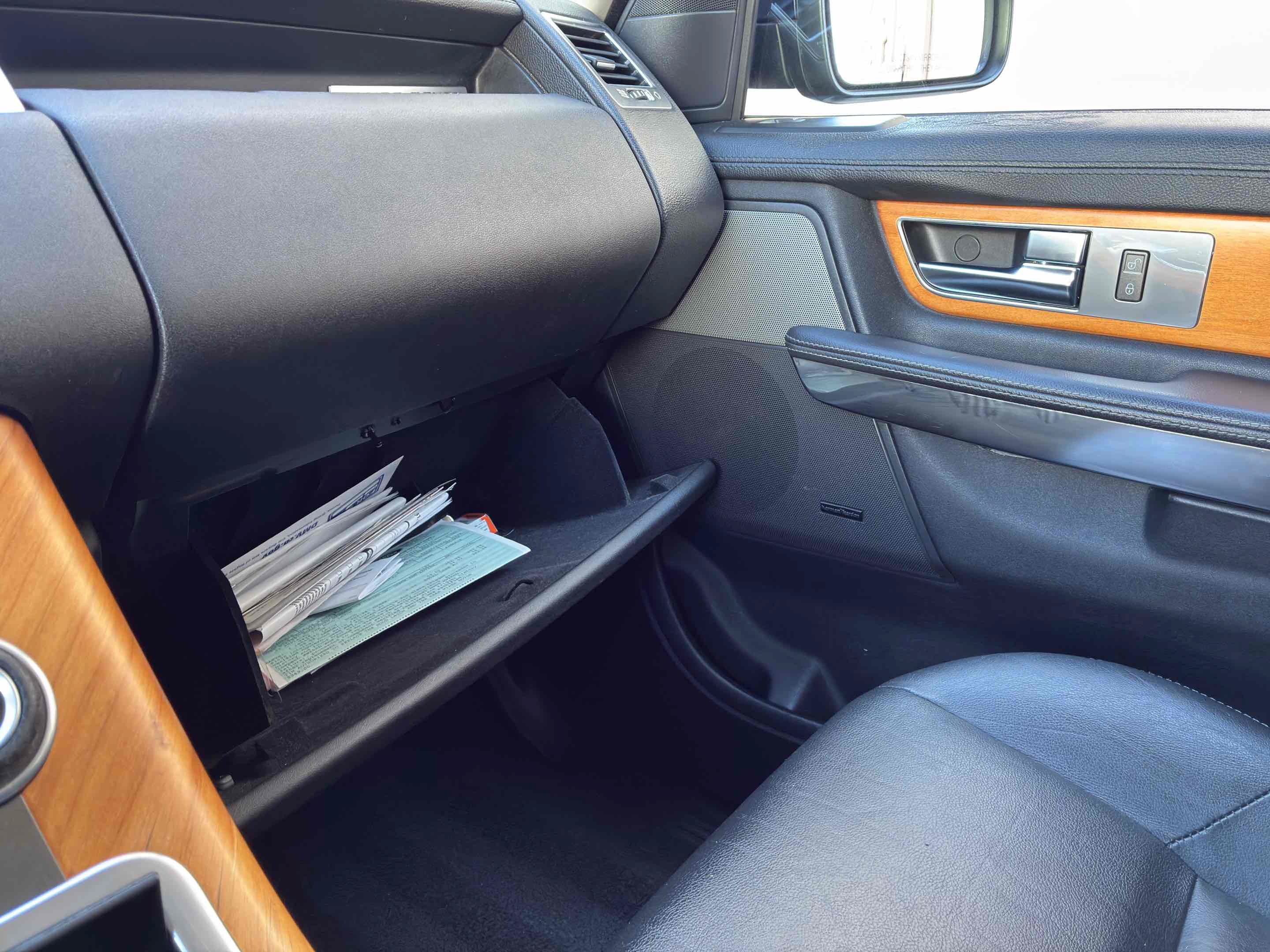 Used 2011 Land Rover Range Rover Sport HSE AWD/4WD image 29