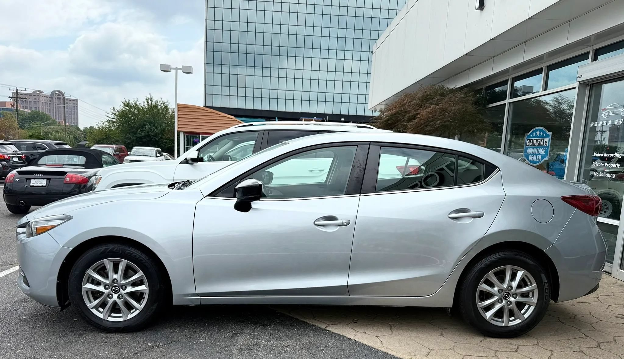 Used 2018 MAZDA MAZDA3 Sport w/ Preferred Equipment Package FWD image 4